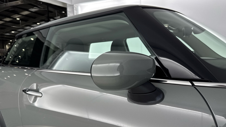 MINI Hatchback 1.5 Cooper Classic 3dr Auto Petrol Hatchback